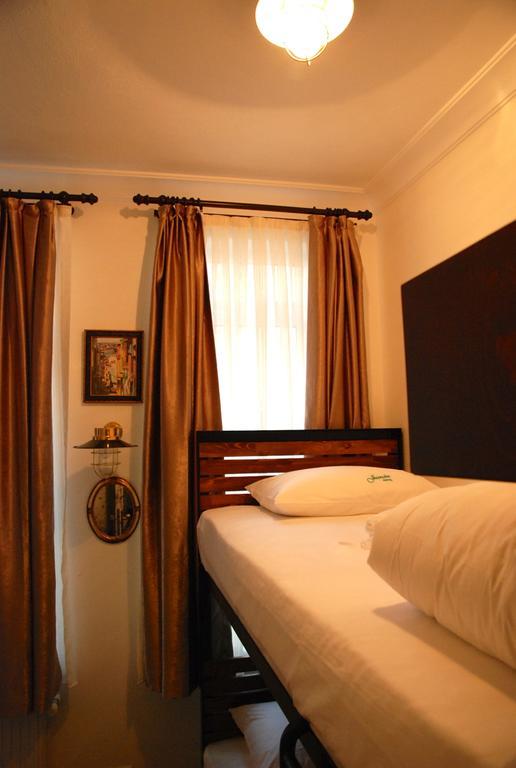Jumba Hostel Istanbul Exteriör bild